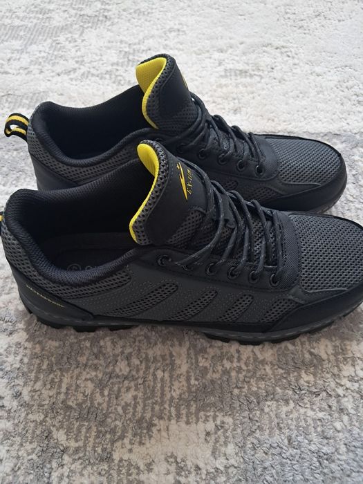 Продам кроссовки