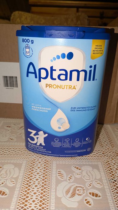 Продавам Адаптирано мляко Аптамил 3 Aptamil 3(14€- 15€)