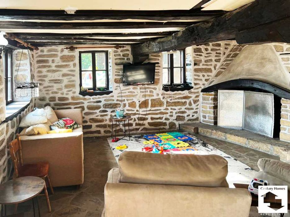 116277 Реновирана двуетажна къща в село Ресен, близо до Велико Търново