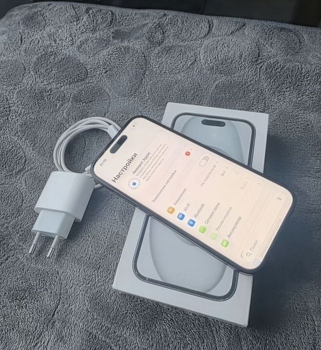 Продам Айфон 15 срочно