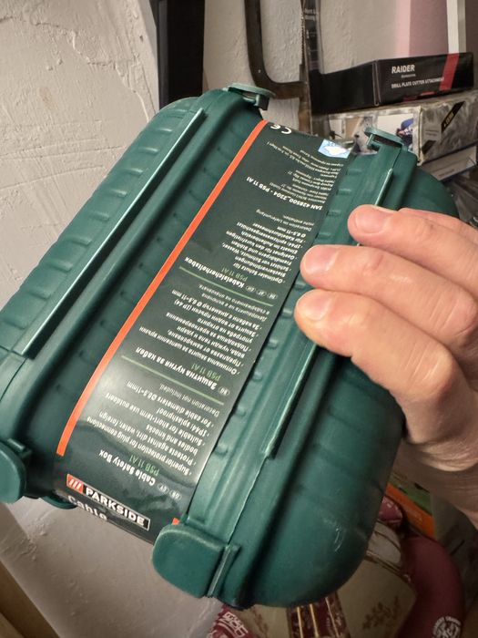 Предпазна кутия за разклонител против дъж  и замръзване . Чисто нова