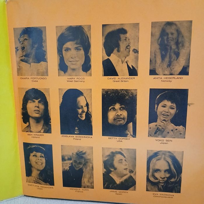 Пластинка сборник в отличном .двойной