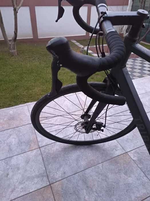 Vând cursieră Triban