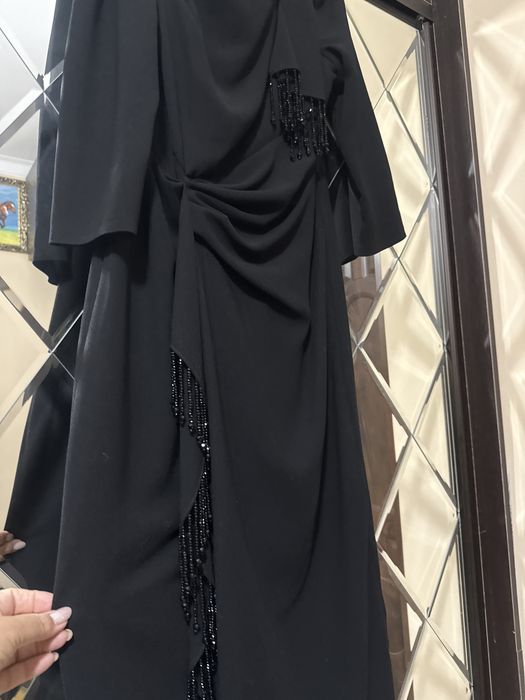 Нарядное чёрное платье