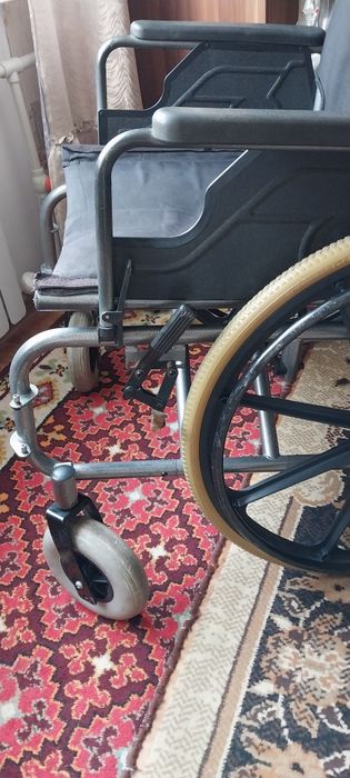 Продам Инвалидную каляску