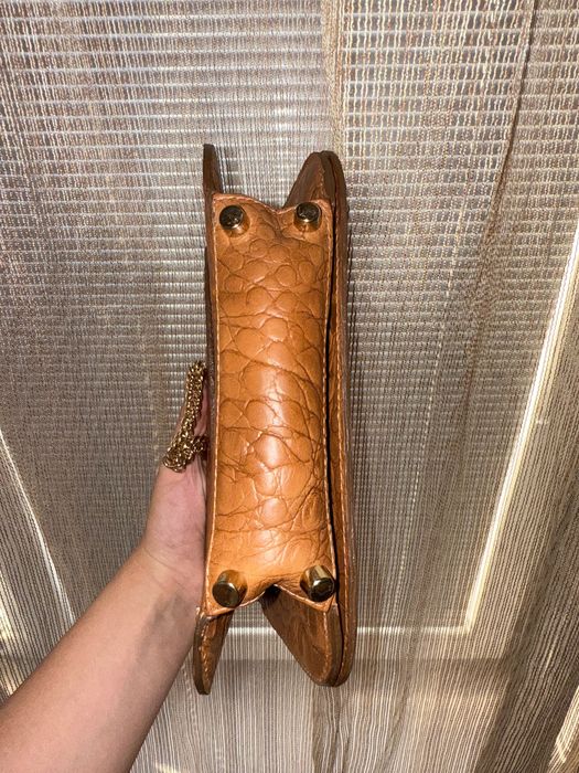 Дамска чанта естествена кожа.