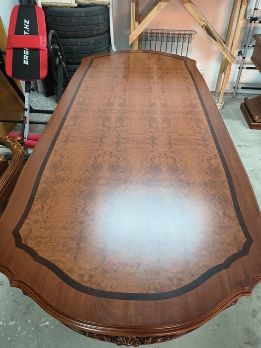 Продается гостинный стол