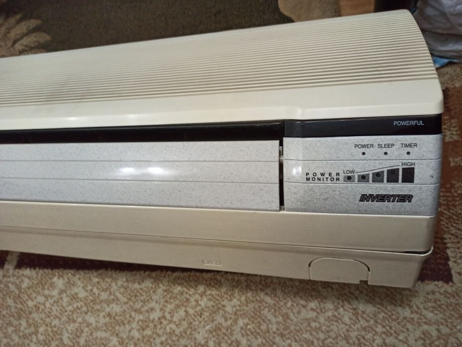 Продавам вътрешното тяло за климатик