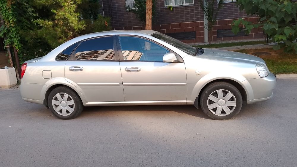 Lacetti sotiladi