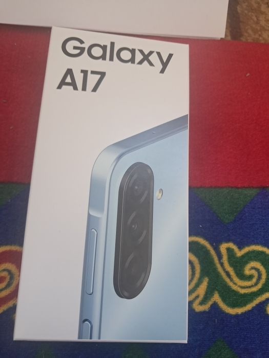 Самсунг а17 продам