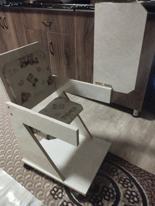 Детская стульчик
