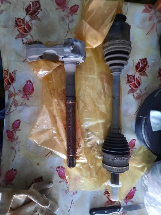 Привод передний правый в сборе.