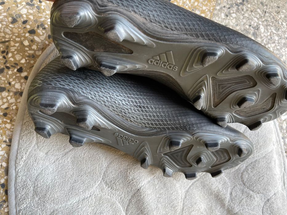 Футболни бутонки