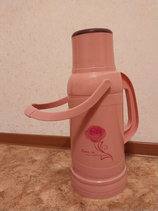 Продам термос новый