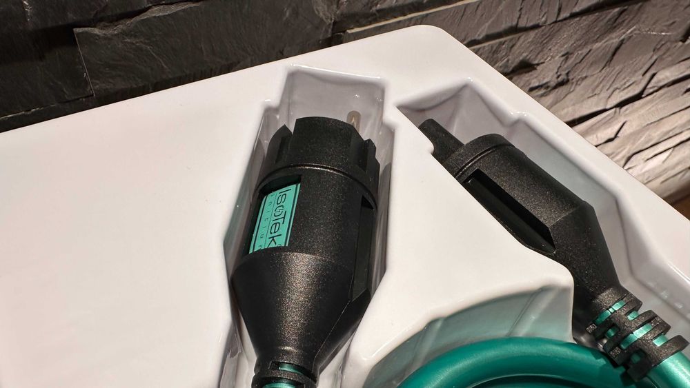 Pachet 2 x Cablu alimentare IsoTek EVO3 Initium – 1.5 m