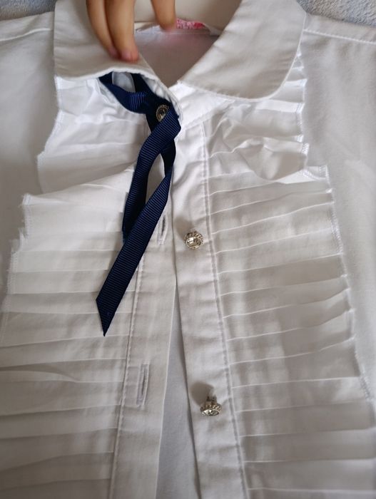 Продам кофточку школьную