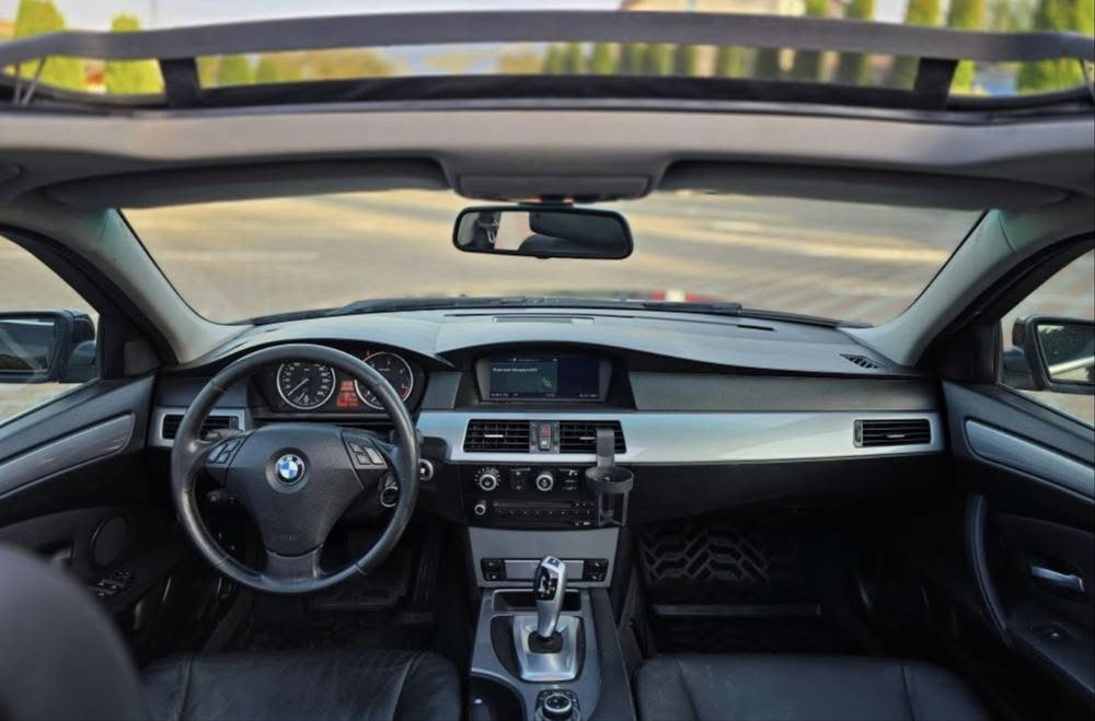 Dezmembrez bmw e61/e60 530 D 235cp FL / LCI 2008