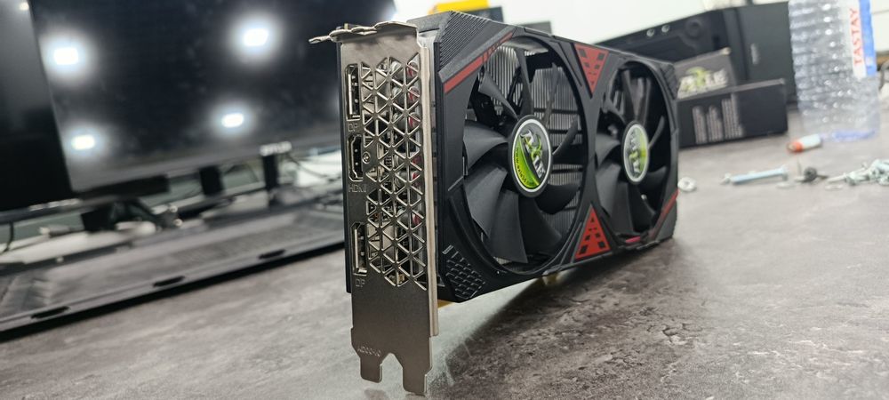 Продаю Видеокарту Rx580 на 8Gb 2048sp в хорошем состоя ний