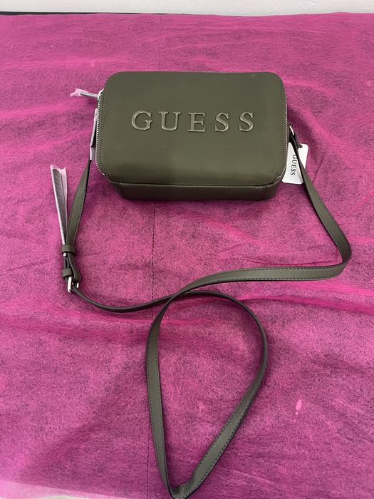 Оригинална чанта Guess