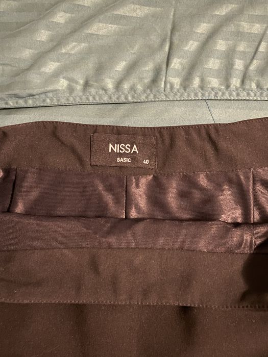 Fusta Nissa , marime 40 , neagra, lungime medie, stil creion