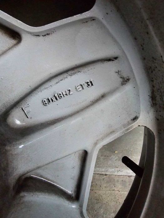 Продаю оригинальные диски от Мерседес AMG