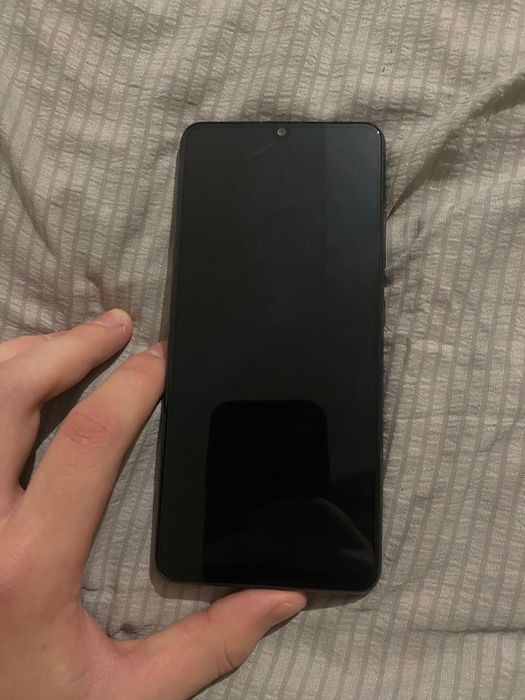 Самсунг а 32 128гб в идеале!!!