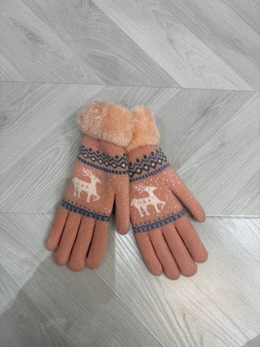 Зимние новые перчатки