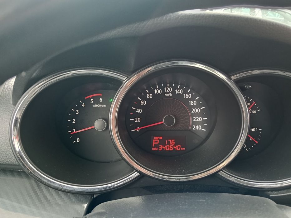 KIA Sorento 2010 — imagine 5
