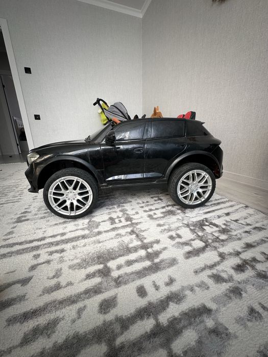 Продам машину . Требует вложений