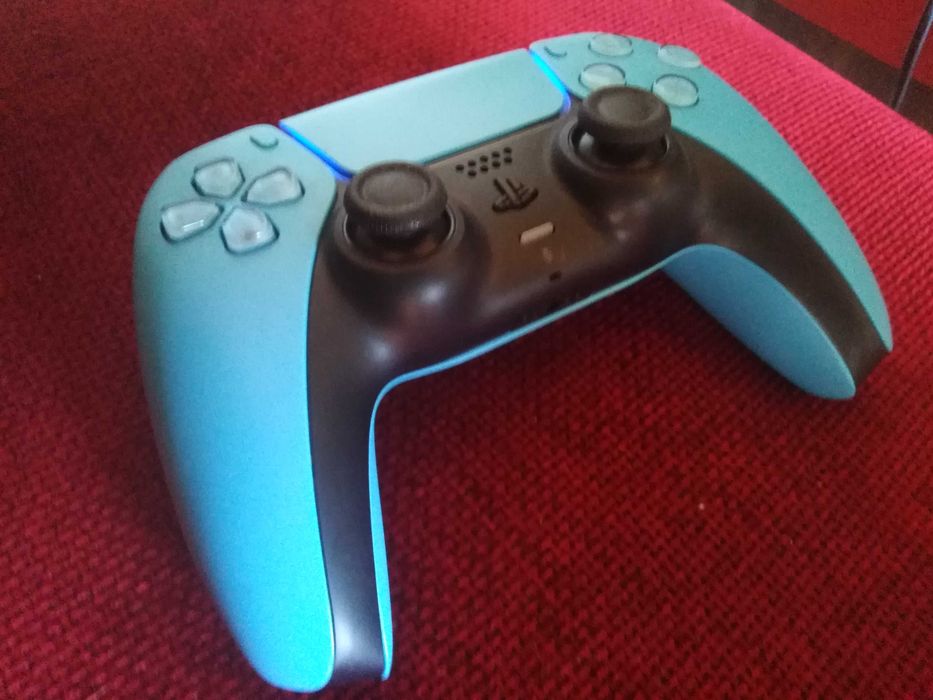 Чисто нов джойстик за PlayStation 5 PS5