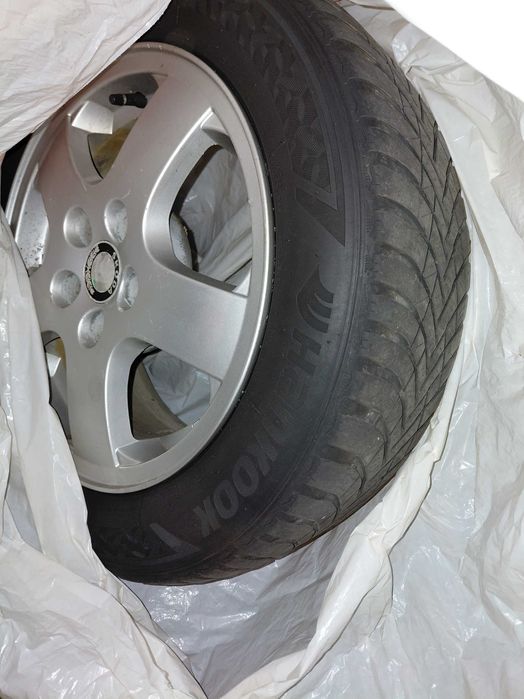 Jante aliaj originale cu anvelope de iarna 185 60 r14 Skoda Fabia