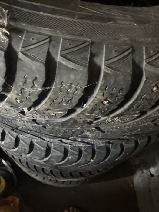 Продам шины  265/65R17 MAXXIS