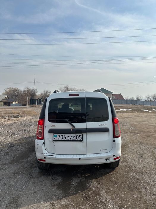 Продам Ларгу !!!  .