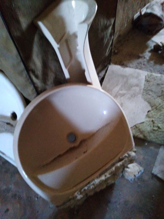 Мивка с подложка