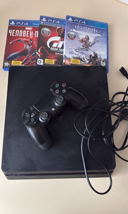 продам PS4 почти новая