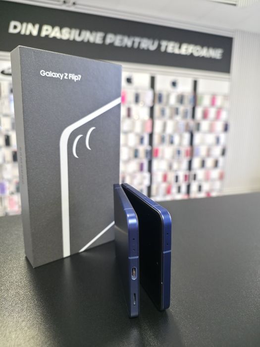 Samsung Z Flip 7 / Blue/Black / 256/512 GB / DeluxGSM