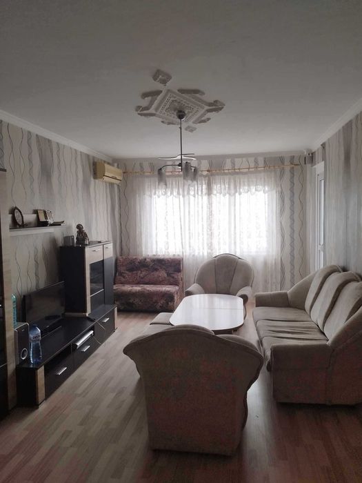 Дава се под наем Четиристаен апартамент в Стара Загора, Център - 86 кв.м за 255 € - Снимка #1