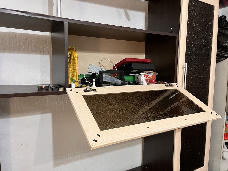 Отдам стенку бесплатно.  Самовывоз