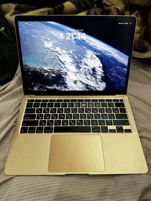 Продается Macbook Air M1 8GB