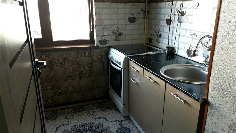 Qiziltepa markazidan qulay va arzon  kvartira sotiladi