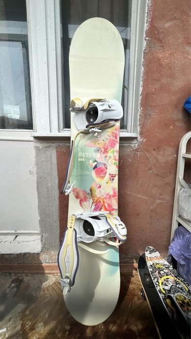 Сноуборд и ботинки