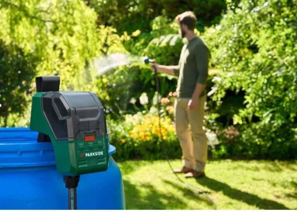 Pompa apa  Parkside cu acumulator și incarcator