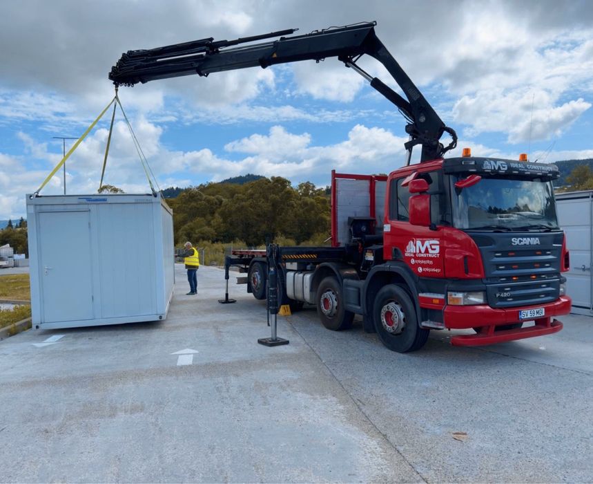 Camion cu macara