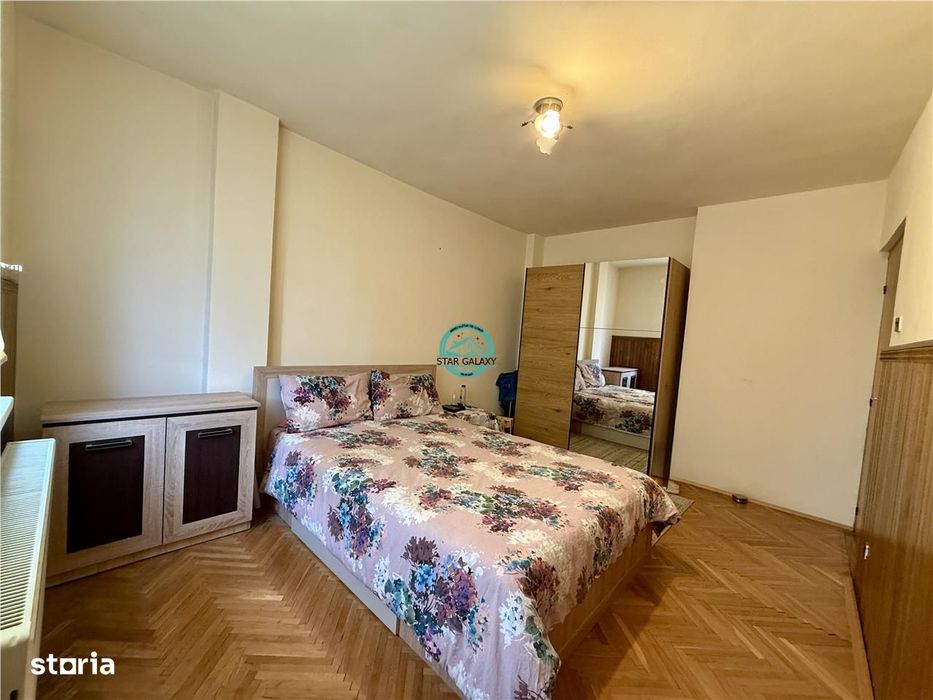 Apartament tip penthouse cu 5 camere de inchiriat, zona Poli 2