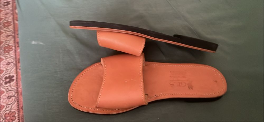 Кожени чехли-40/41 номер-нови