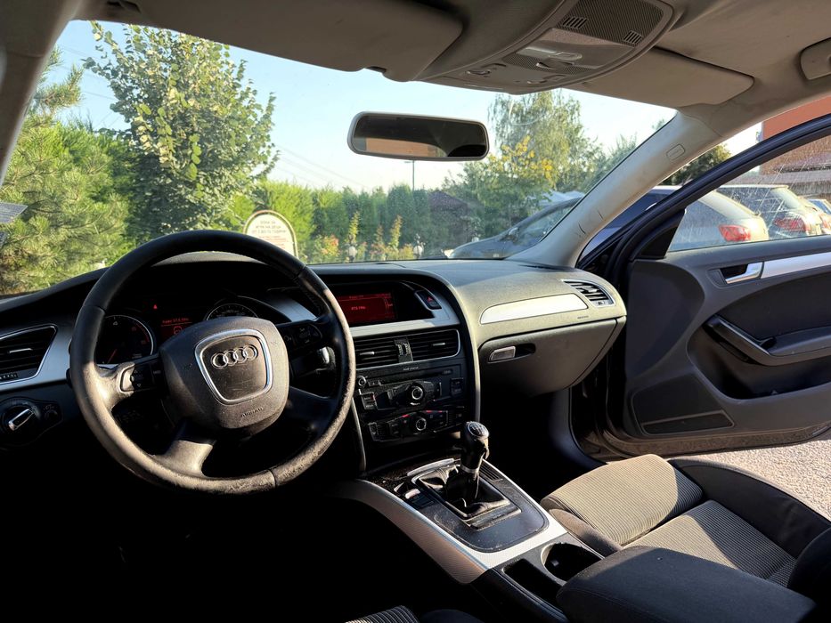 Продавам Ауди А4 2.0 TDI седан в добро състояние