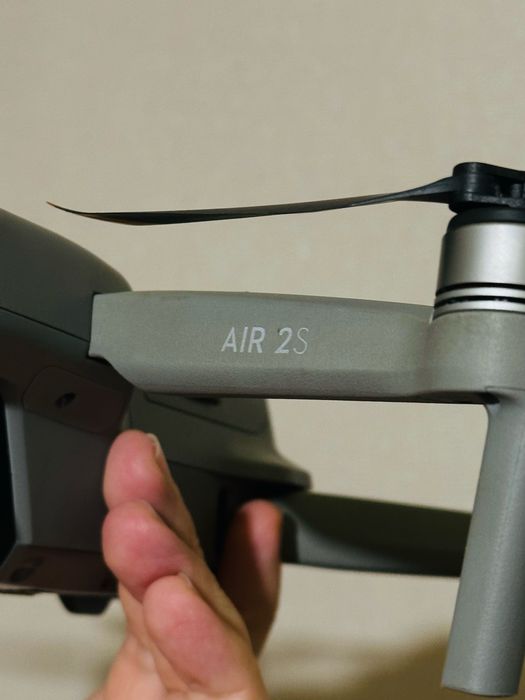 Дрон. DJI AIR 2S Combo