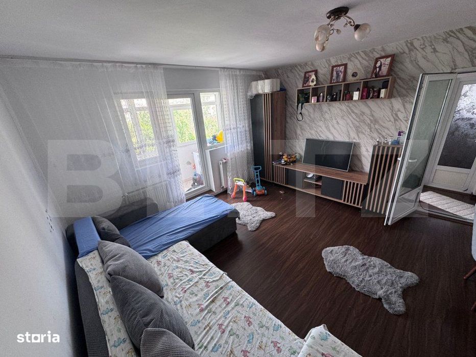 Apartament de vanzare, cu 2 camere, 49 mp, zona Micro 11