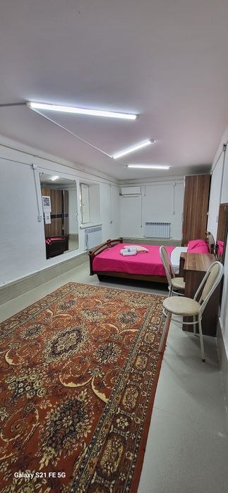 Комната в жилом дома, посуточно  .