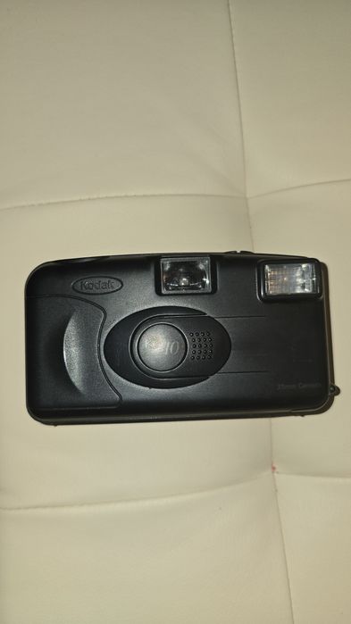 Фотоапарат Kodak KB 10, 35 мм, с вградена светкавица
